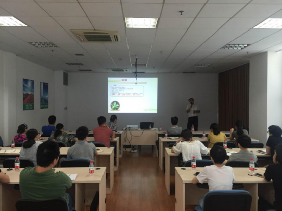 保險(xiǎn)專家為業(yè)務(wù)員作&ldquo;出口信用險(xiǎn)業(yè)務(wù)&rdquo;培訓(xùn)