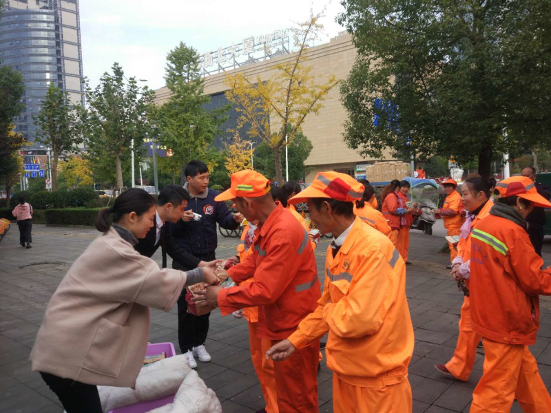 &ldquo;蘭廷早餐&rdquo;溫暖環衛工人