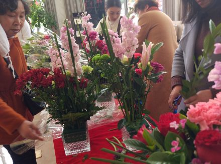 湖州華都舉辦&ldquo;麗人節(jié)&rdquo;專場(chǎng)活動(dòng)