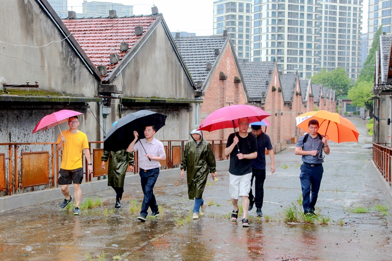&ldquo;煙花&rdquo;登陸進(jìn)行時(shí)！浙農(nóng)領(lǐng)導(dǎo)再赴一線指揮防汛防臺(tái)