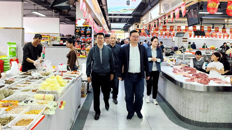 錢(qián)塘區(qū)區(qū)委書(shū)記金承濤調(diào)研浙農(nóng)市集河莊農(nóng)貿(mào)市場(chǎng)