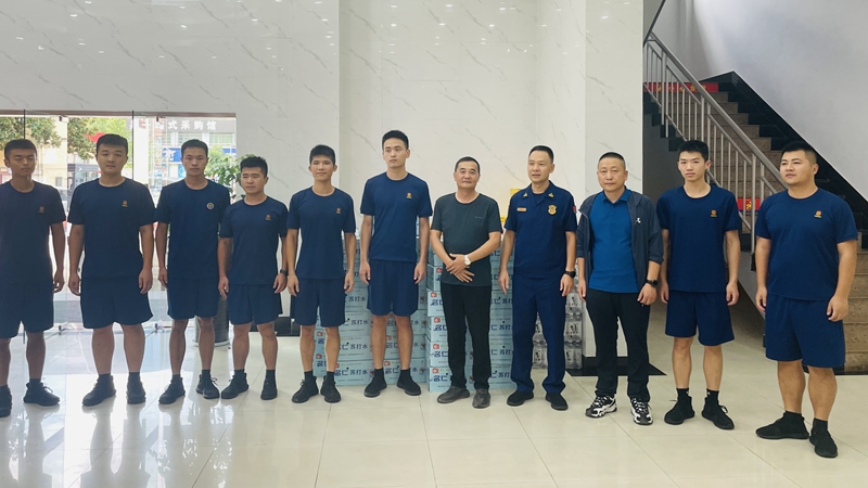 浦江農批市場聯合當地供銷社開展&ldquo;八一&rdquo;慰問活動